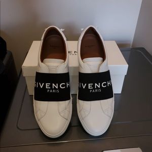 Givenchy urban knots sneaker (size 11)